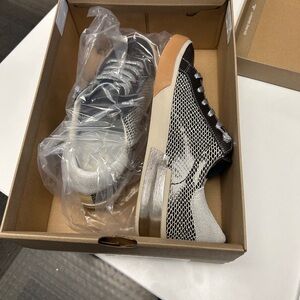 Dolce Vita Mercury Leather Sneakers